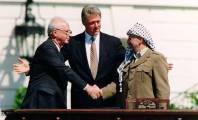 Bill_Clinton,_Yitzhak_Rabin,_Yasser_Arafat_at_the_White_House_1993-09-13
