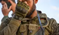 الصدمات النفسية تتوالى: جندي ناجٍ من غزة يقتل صديقه في غزة 