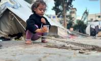 دعواتُ لإنزال جوي في غزة .. ما الذي يمنع العرب من إنهاء المجاعة وكسر الحصار؟