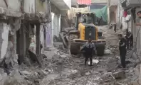 الاحتلال يباشر أوسع حملة هدم بمخيمي طولكرم ونور شمس ويعتقل محررين بالصفقة 