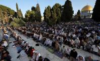 80 ألف فلسطيني يؤدون صلاة العيد في المسجد الأقصى