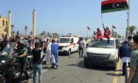 قافلة الصمود عالقة قرب مصراتة بعد منع عبورها الحدود المصرية واحتجاز 11 من أعضائها