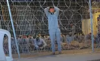جندي في جيش الاحتلال: عشرات المعتقلين الفلسطينيين في سدي تيمان خرجوا في أكياس الجثث