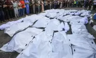 الاحتلال يستهدف منتظري المساعدات وسط قطاع غزة