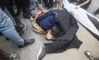 للمرة الأولى .. الاكتظاظ والاختناق يقتلان الجوعى في مصائد المساعدات أيضًا