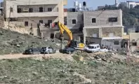 الاحتلال يهدم منزلًا في سلواد ويعتقل فلسطينيين بالضفة 