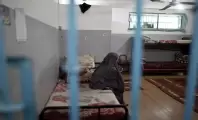 الاحتلال يستخدم الكلاب البوليسية في قمع الأسيرات بـ"الدامون" 