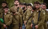 ضباط إسرائيليون يبحثون عبر "واتساب" عن جنود احتياط 