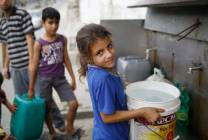 searching-clean-water-gaza-UN068302