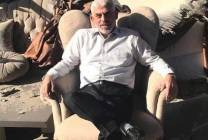 فلسطين-حماس-يحيى-السنوار-يجلس-على-انقاض-منزله-الذي-قصفته-طائرات-العدو-الاسرائيلي-2