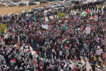 فيديو| عشرات الآلاف ينفرون نحو فلسطين .. الشعوب تلبي نداء المقاومة