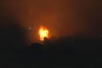 قصف عنيف على قطاع غزة وقطع الاتصالات للمرة الثالثة
