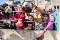 "بدؤوا بطحن أعلاف الحيوانات بدل القمح" .. 400 ألف فلسطيني في محافظة شمال غزة أمام مجاعة حقيقية 