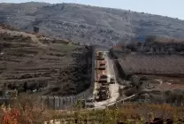 رتل عسكري إسرائيلي ضخم يتوغل في ريف القنيطرة ويداهم منازل السوريين 
