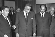 25603-محمد-حسنين-هيكل-وجمال-عبد-الناصر-وأنور-السادات