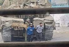 ضباط وجنود بجيش الاحتلال يعترفون باستخدام الفلسطينيين دروعًا بشريًا