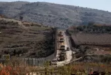 رتل عسكري إسرائيلي ضخم يتوغل في ريف القنيطرة ويداهم منازل السوريين 