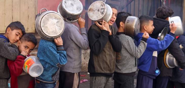 الحرب على غزة: كيف تعيد "إسرائيل" استخدام أساليب التجويع النازية؟