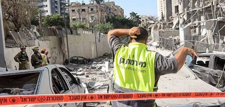 الاحتلال يحقق في استخدام إيران لقنابل عنقودية في الهجوم على "تل أبيب"