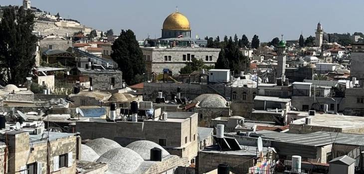 قبل استقالته .. وزير "إسرائيلي" يوقّع قرارًا بمصادرة مبانٍ فلسطينية قرب المسجد الأقصى