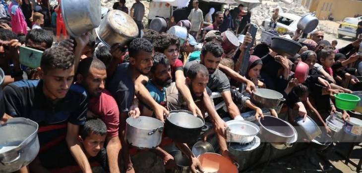 كاتب بريطاني: الغرب شريكٌ في جريمة تجويع غزة