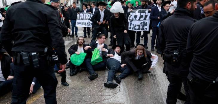 أزمة في الائتلاف الحاكم للاحتلال: حزب “دغَل هتوراه” يعلن الانسحاب بسبب قانون التجنيد