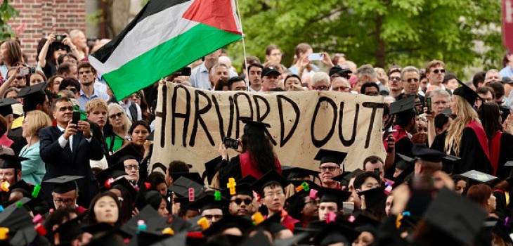 هارفارد تلغي إصداراً خاصاً عن فلسطين وأكاديميون يتهمونها بقمع الحرية الأكاديمية