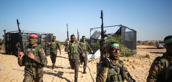 المقاومة في غزة تعلن استهداف جندي وقصف آليات وإسقاط مسيّرة للاحتلال