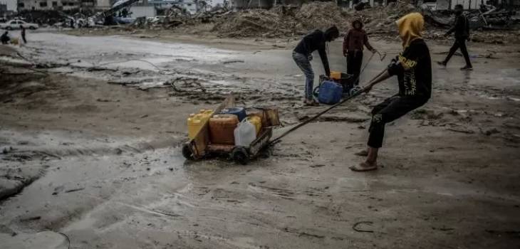 202412mena_gaza_khanyounis_water