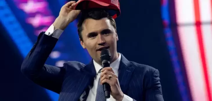 اغتيال الناشط اليميني الداعم للاحتلال الإسرائيلي تشارلي كيرك برصاص قنّاص في يوتا