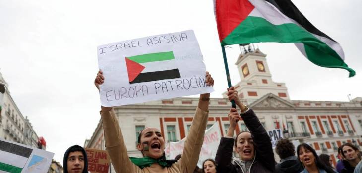 2023-10-29T134719Z_1450012433_RC2D24AQX7XS_RTRMADP_3_ISRAEL-PALESTINIANS-PROTESTS-SPAIN-1