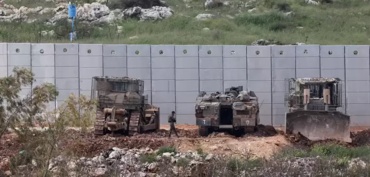 1776073879946-r9q3om-f15e612832274f3670b6d122bd97e8a624348edff0998db1d71ed65992b4cb5c