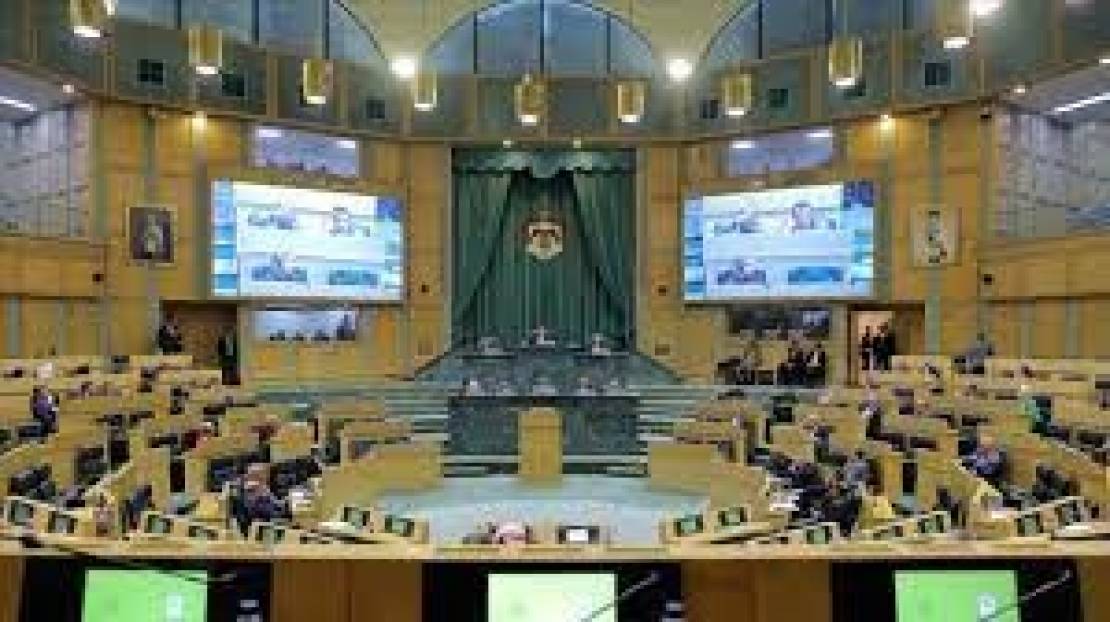نواب أردنيون يطالبون بطرد سفير الاحتلال من عمان ردًا على الاعتداء على فلسطينيات في الخليل