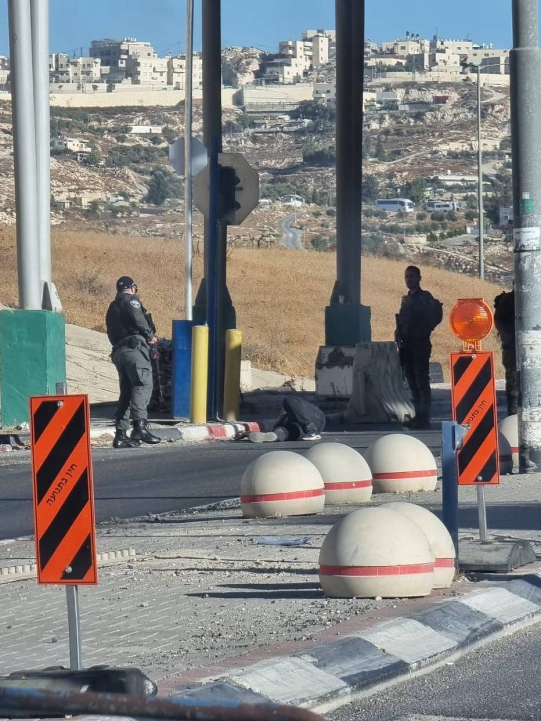 إصابة شاب برصاص الاحتلال بزعم تنفيذ عملية طعن قرب القدس