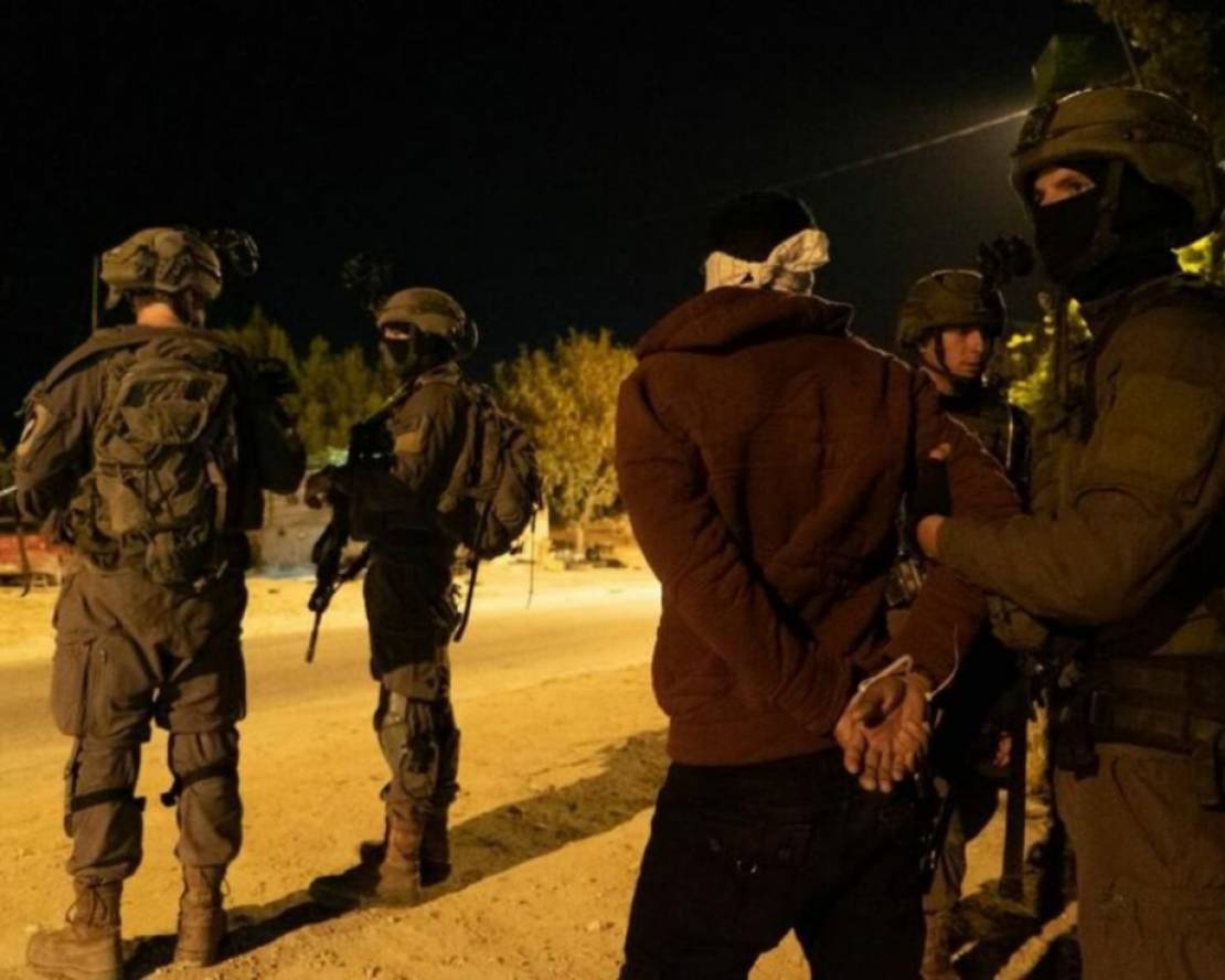 45 اعتقال الليلة الماضية.. الاحتلال يواصل حملة واسعة للاعتقال في الضفة المحتلة 