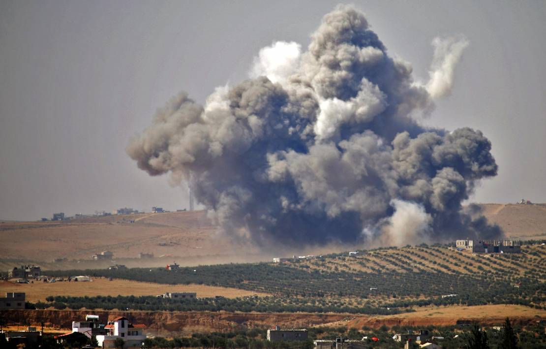 في قصف إسرائيلي .. 8 شهداء وإصابة 7 آخرين بدرعا السورية