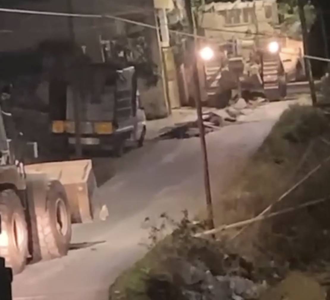 الاحتلال يقتحم جنين ويواصل تجريف شوارع المدينة