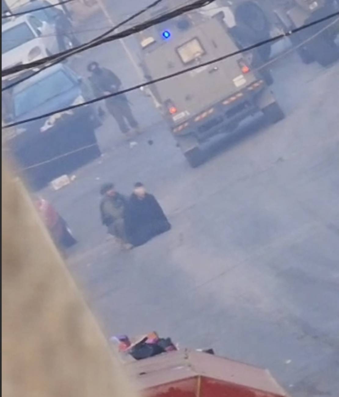 الضفة صباح الجمعة: شهيدان وتفجير منزل واستخدام أسير كدرعٍ بشري