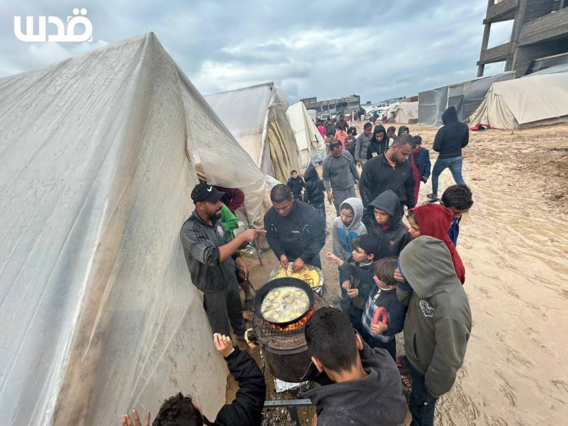 قطاع غزة يواجه المجاعة.. الأردن يصدّر البندورة للاحتلال ومعبر رفح المصري مغلق أمام المساعدات