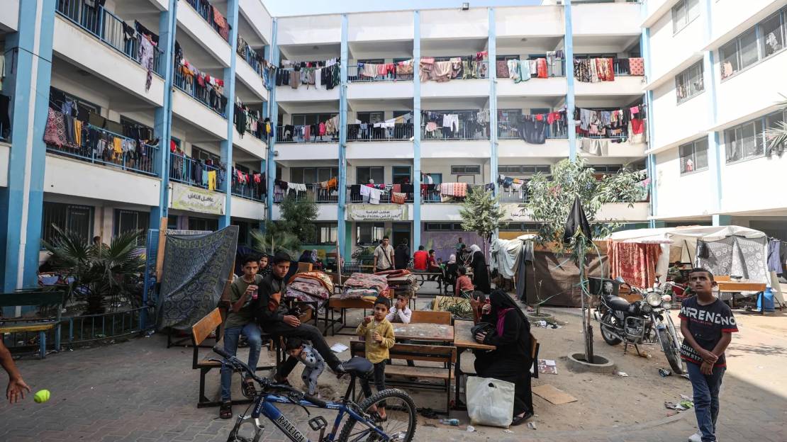 فصل دراسي بلا طلاب ومدارس في غزة ومقاعد تبكي أصحابها في الضفة 