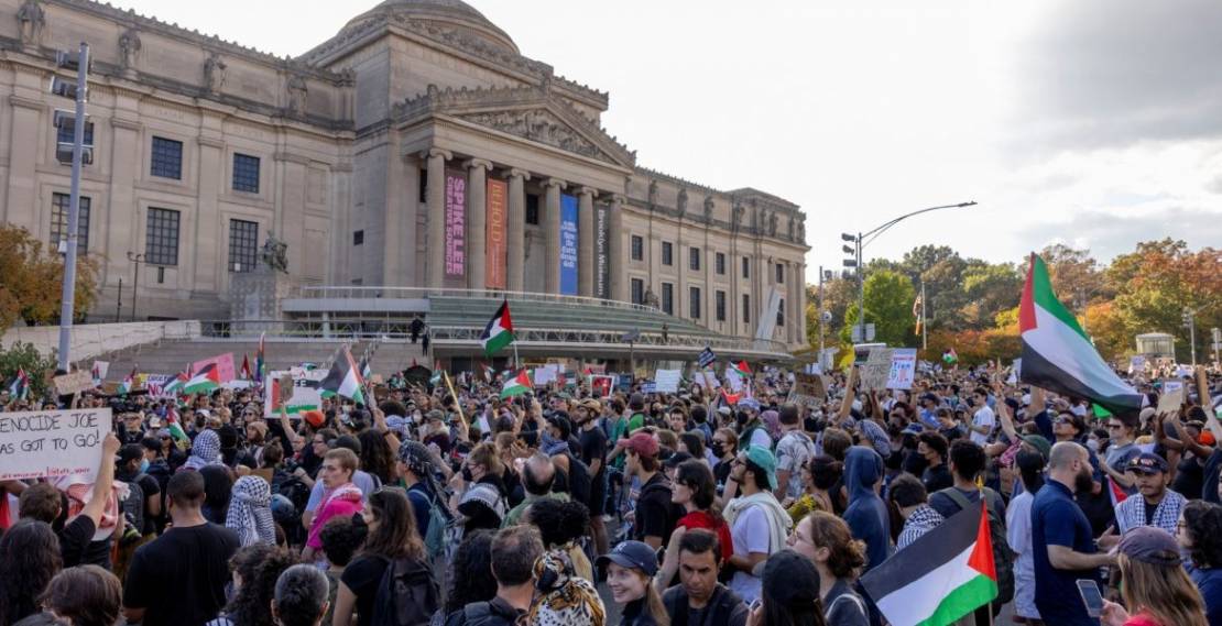استطلاع رأي يكشف تأييد 65% من طلبة الجامعات الأمريكية للحراك الداعم لفلسطين