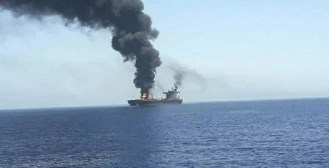 القوات اليمنية المسلحة تستهدف 3 سفن بخليج عدن والمحيط الهندي
