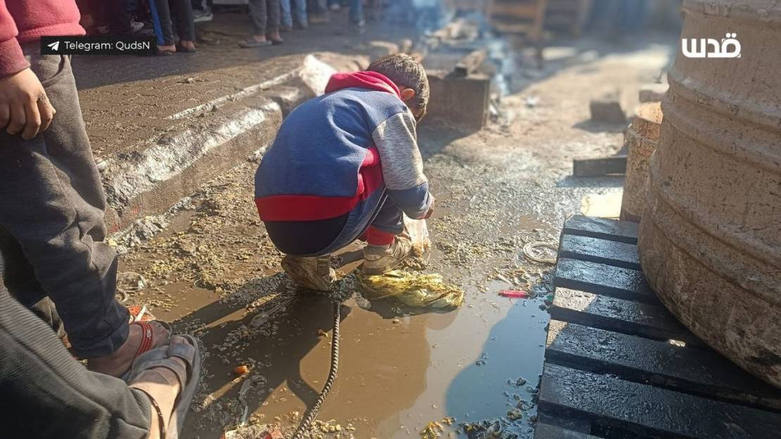 استشهاد طفل بسبب الجوع في غزة.. شح المساعدات يلوّح بكارثة 