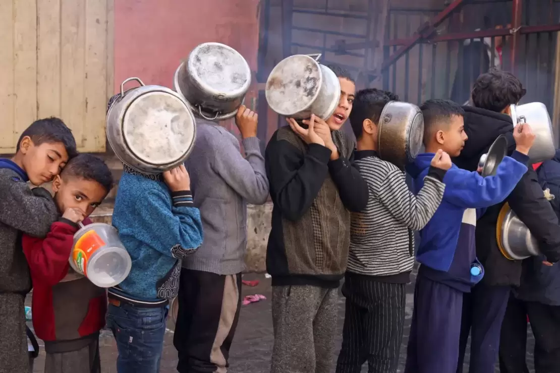 الحرب على غزة: كيف تعيد "إسرائيل" استخدام أساليب التجويع النازية؟