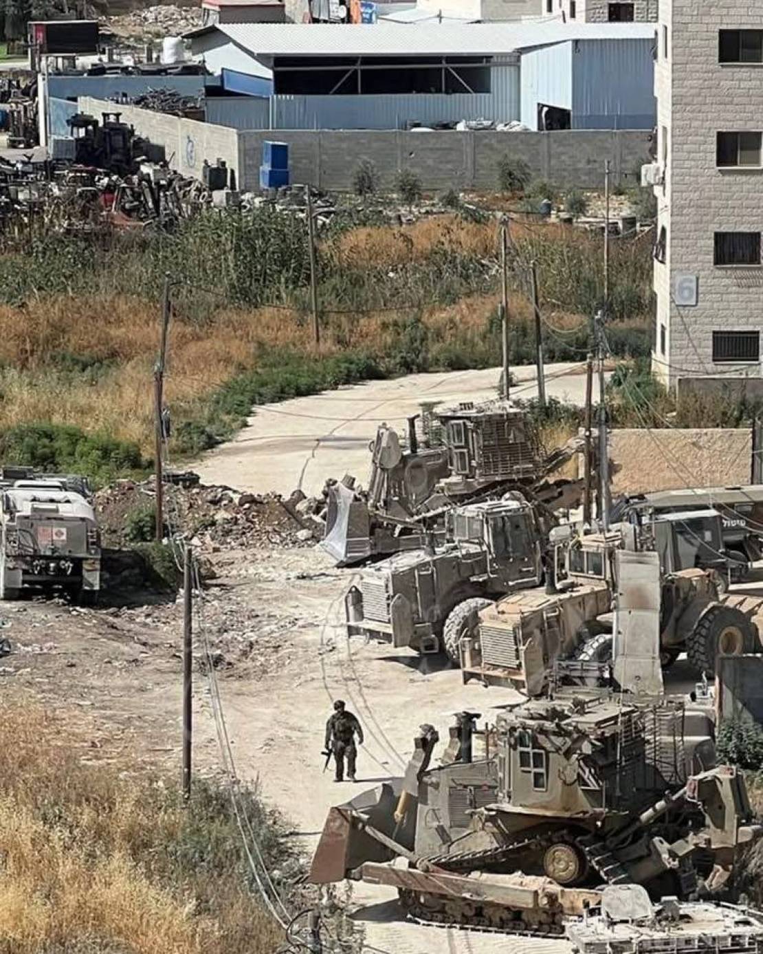 مجزرة هدم في طولكرم وحملة اعتقالات في الضفة 