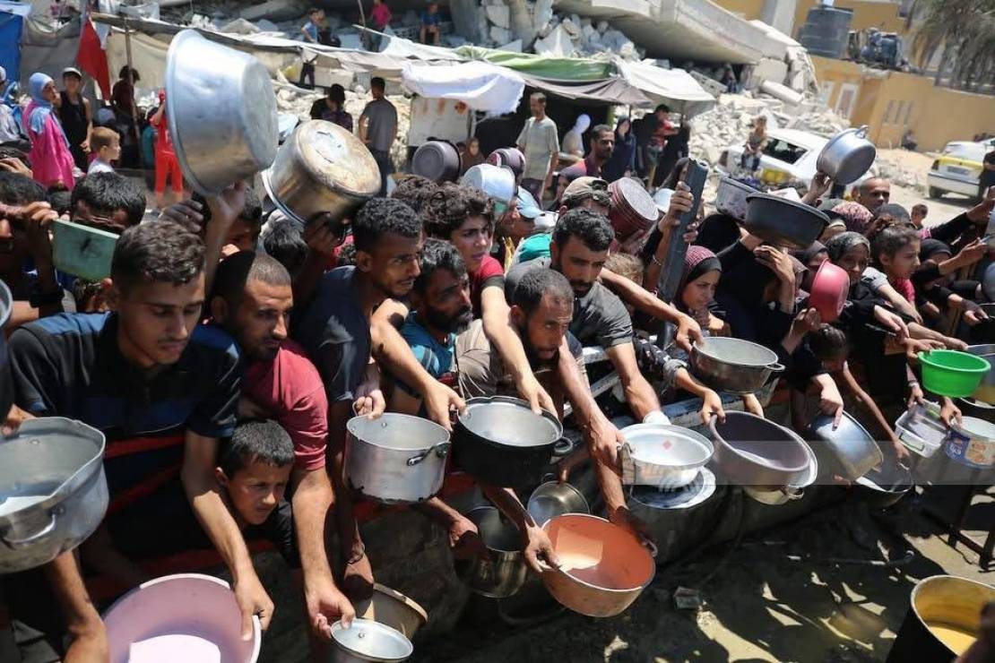 كاتب بريطاني: الغرب شريكٌ في جريمة تجويع غزة