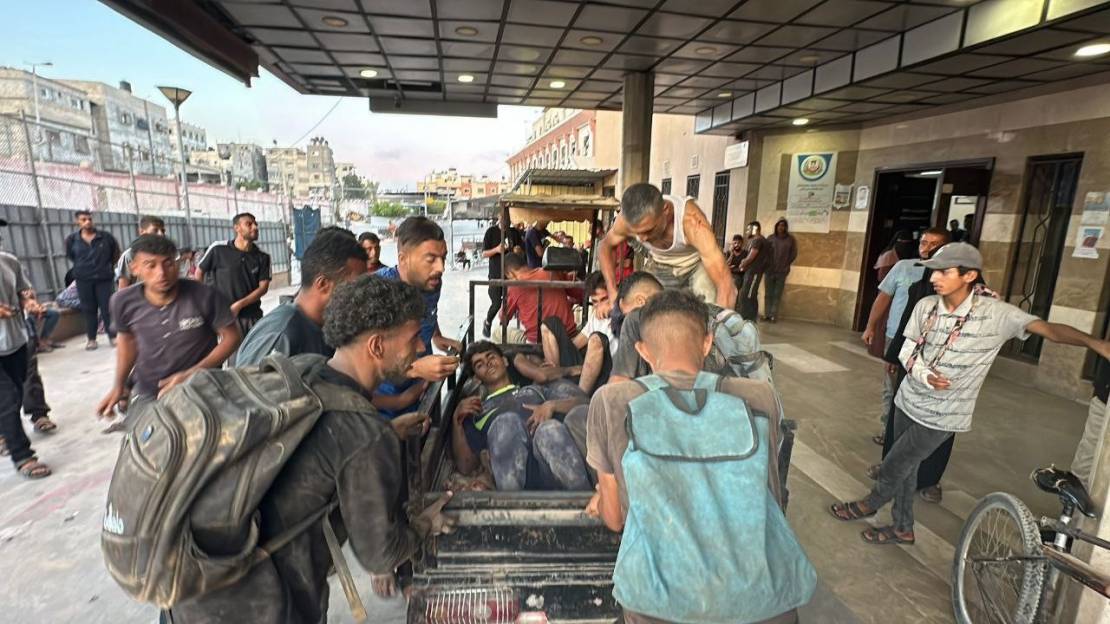 مجزرة بحق المجوّعين في خانيونس وغارات إسرائيلية مكثفة على القطاع