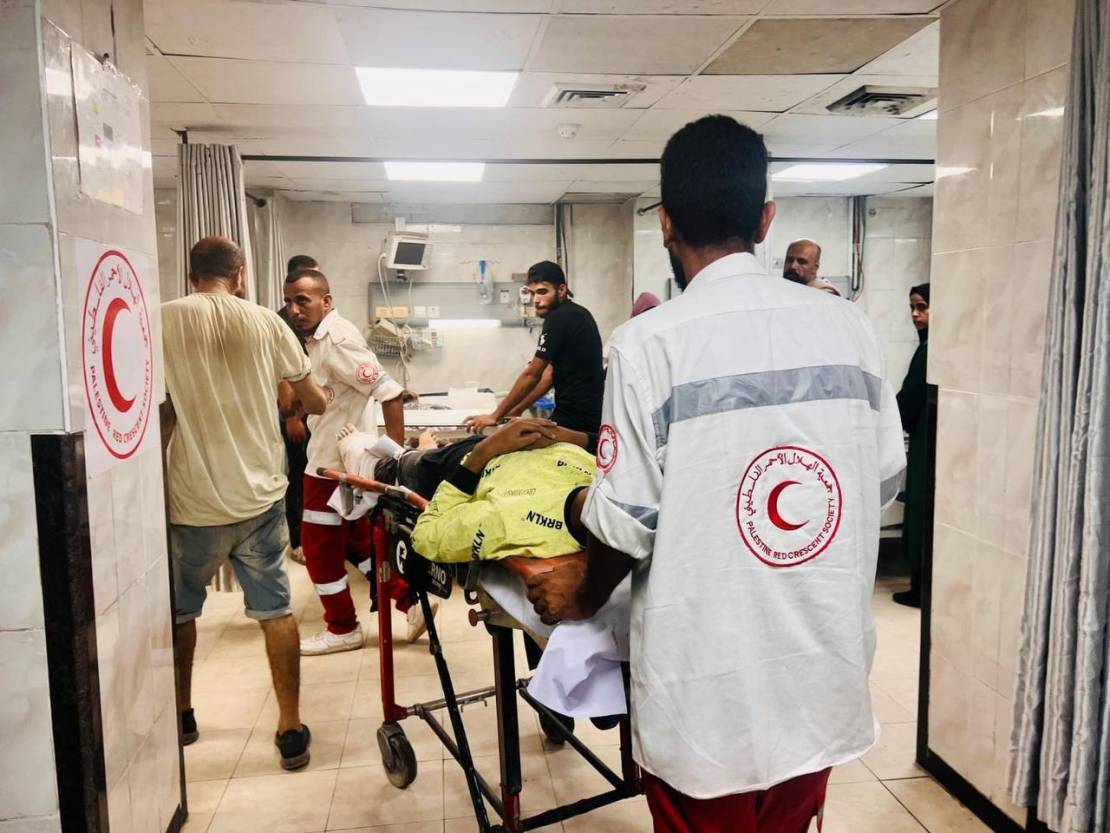 التجويع يقتل طفلًا في غزة والاحتلال يستهدف النازحين والمنازل المأهولة 