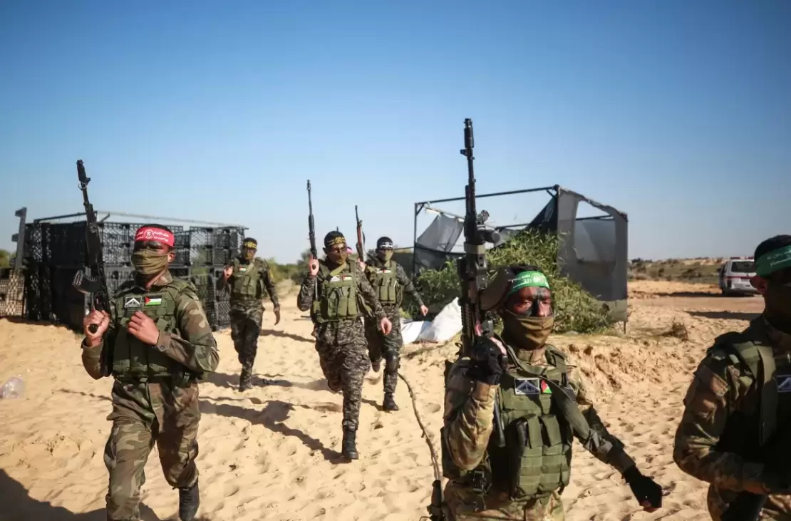 المقاومة في غزة تعلن استهداف جندي وقصف آليات وإسقاط مسيّرة للاحتلال