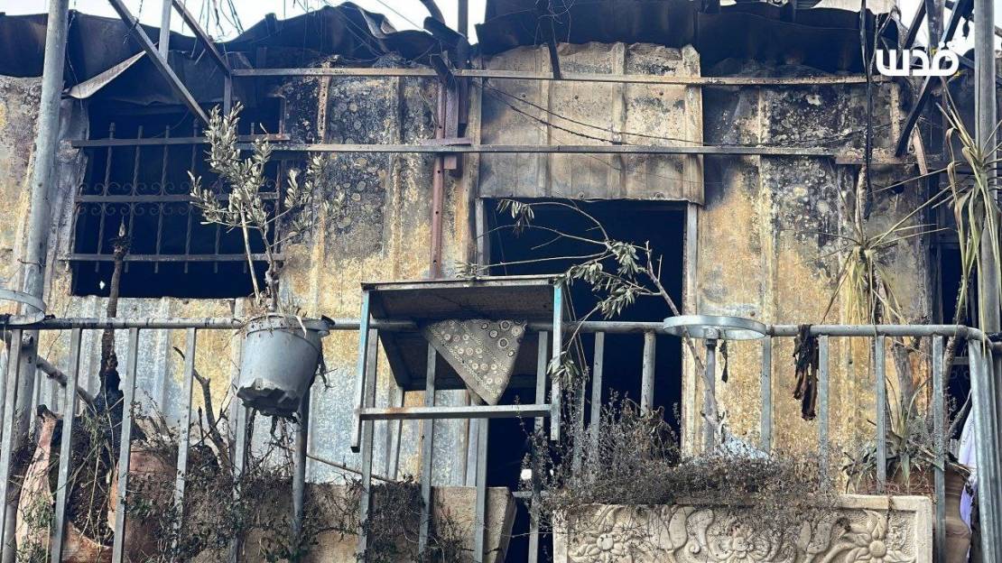 الاحتلال يفجر منزل أسير في بيت عوا ويواصل حصار قرى شمال غرب القدس
